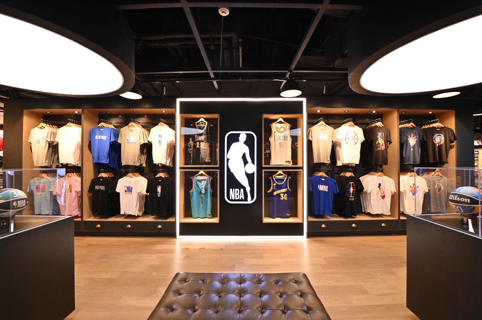 Nba store best sale los angeles location